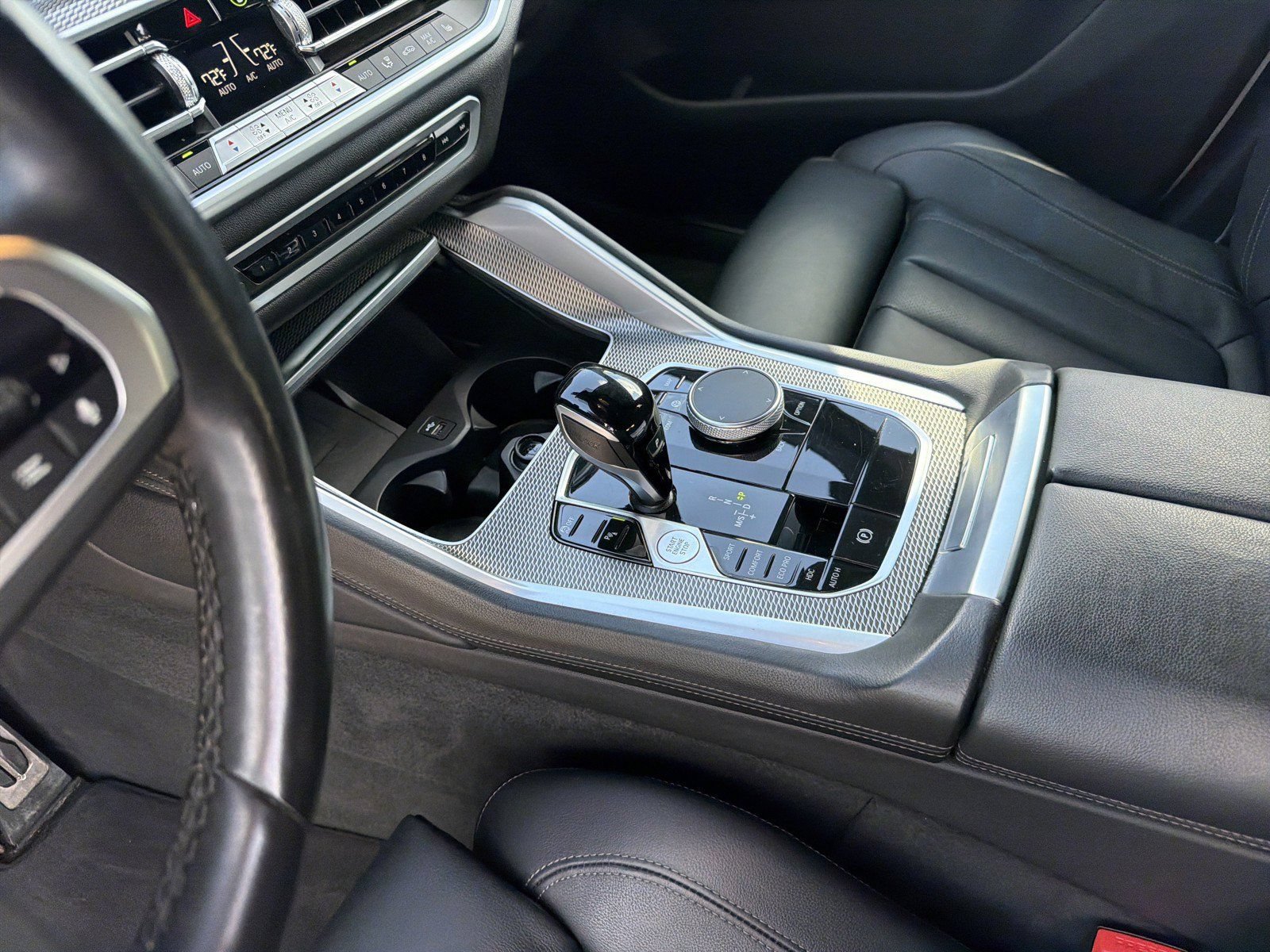 Used 2022 BMW X6 xDrive40i w/ M Sport Package AWD/4WD image 23