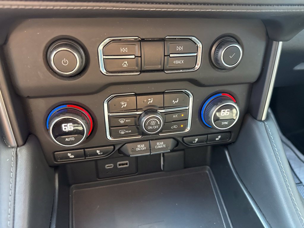 Used 2023 Chevrolet Suburban LT RWD image 26