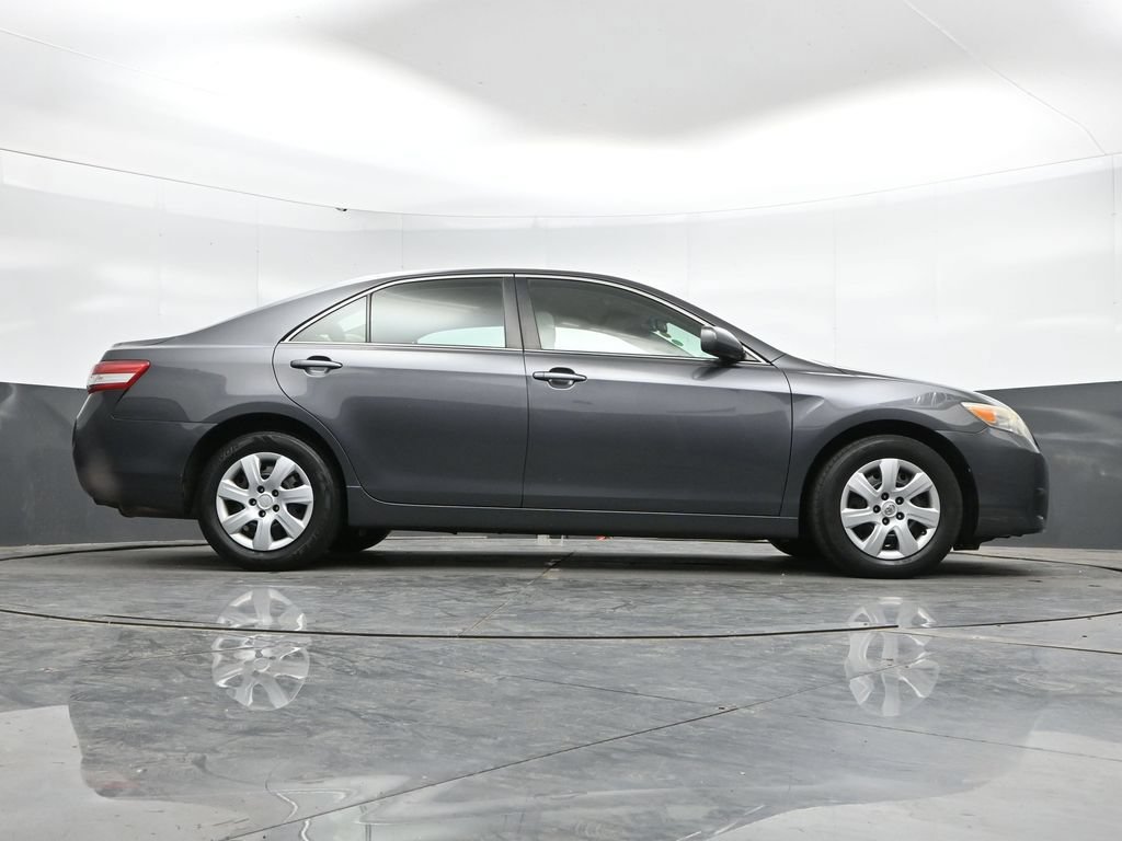 Used 2010 Toyota Camry LE FWD image 35