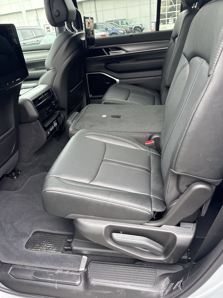 New 2026 Jeep Grand Wagoneer Limited AWD/4WD image 13