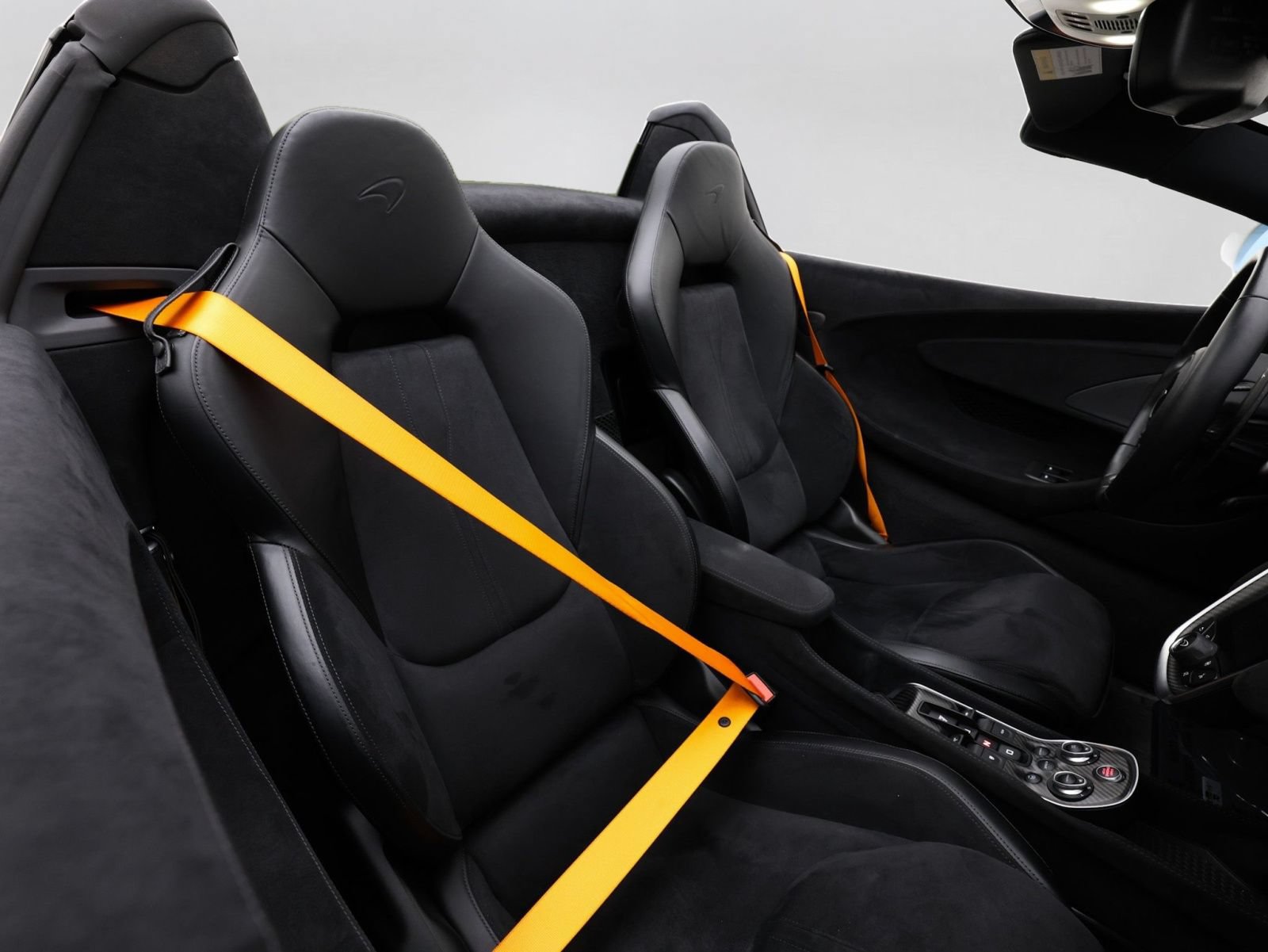 Used 2020 McLaren 600LT Spider RWD image 29