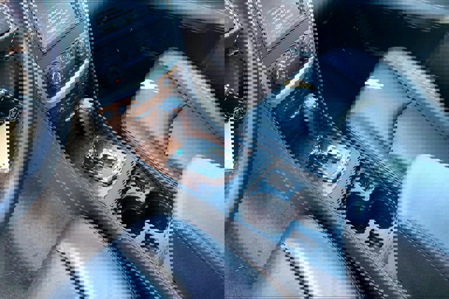 Used 2008 Cadillac SRX AWD w/ Theater Package image 14