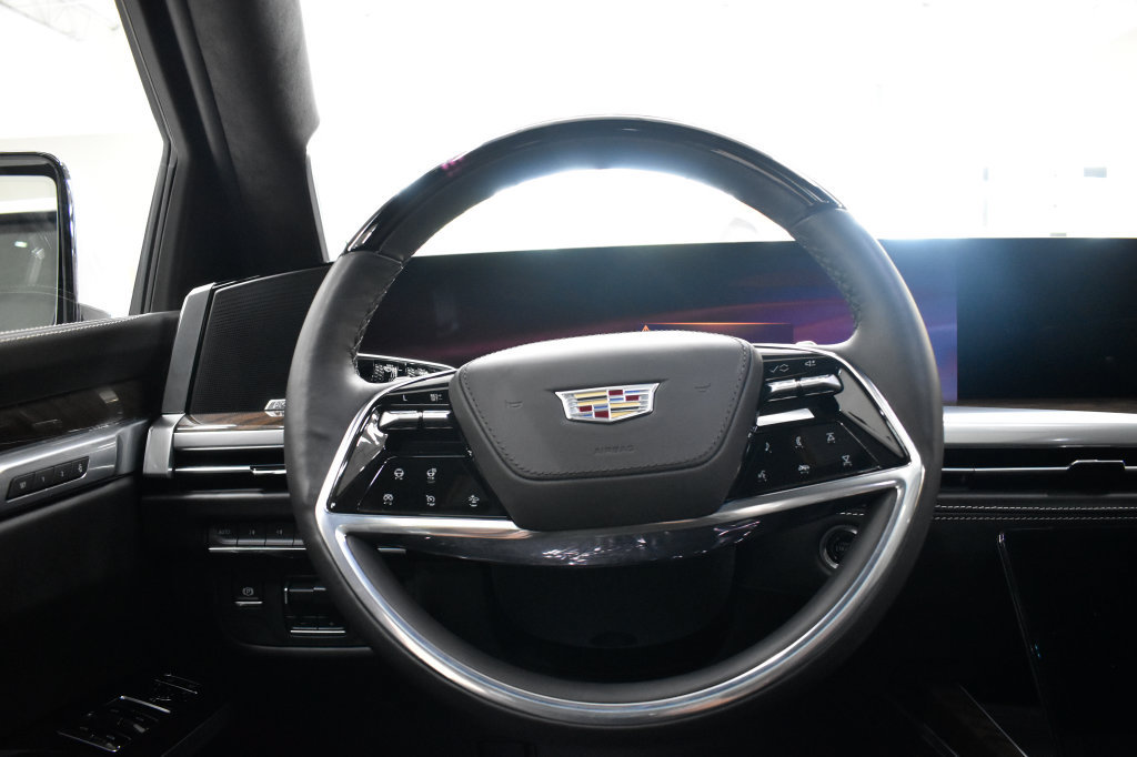Used 2025 Cadillac Escalade ESV Sport Platinum w/ LPO, Floor Liner Package AWD/4WD image 27