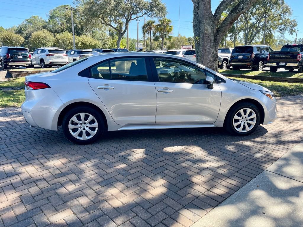 Used 2025 Toyota Corolla LE image 6