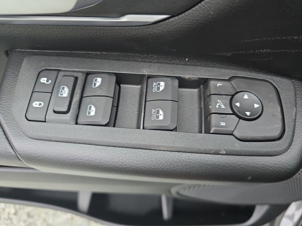 New 2026 RAM 1500 4x4 Crew Cab image 28