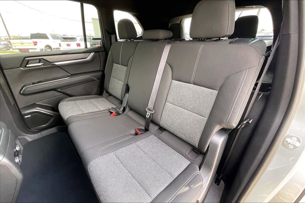 Certified 2025 GMC Acadia Elevation AWD/4WD image 19