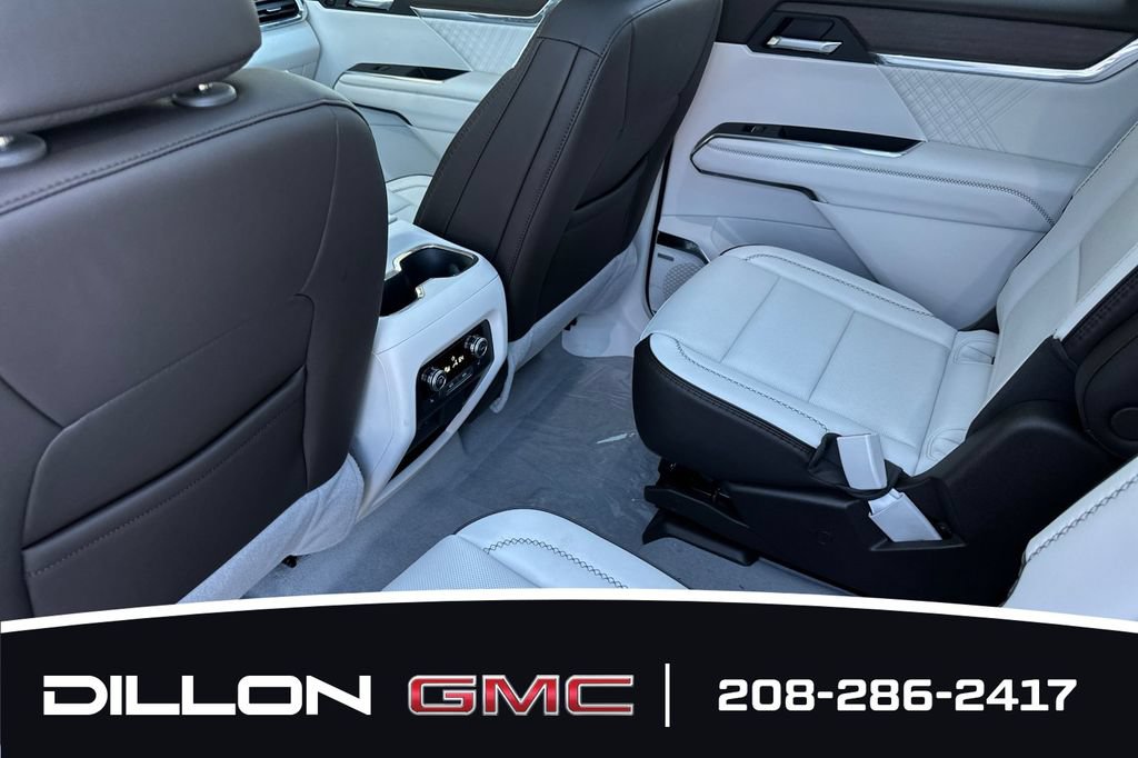 New 2026 GMC Acadia Denali w/ Super Cruise Package FWD image 9