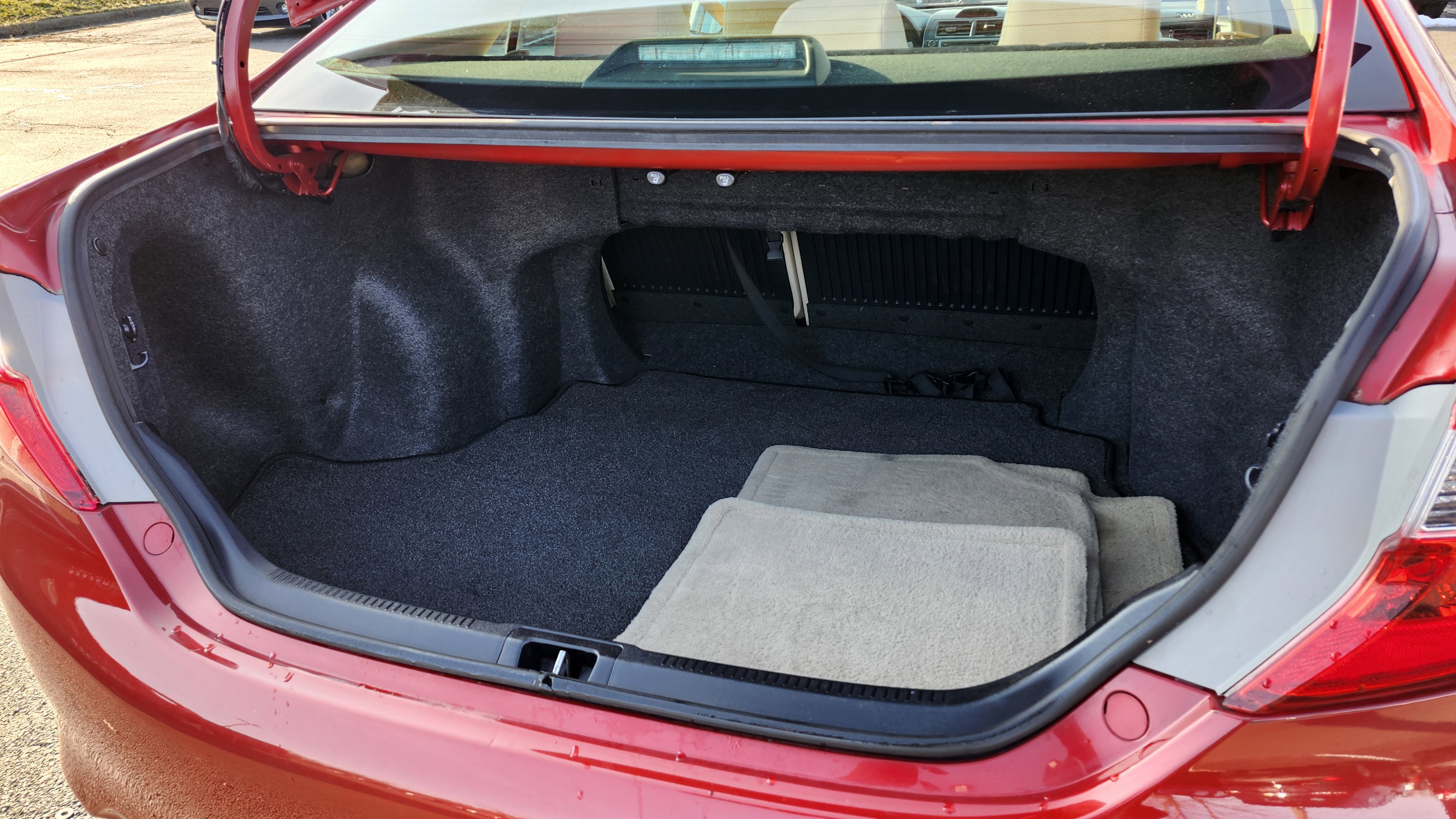 Used 2012 Toyota Camry LE image 20