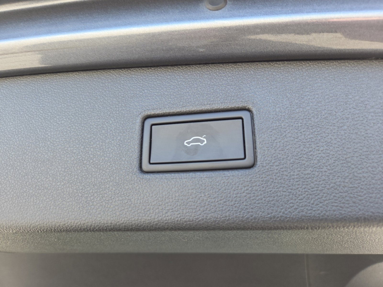 Used 2022 Volkswagen Tiguan SEL R-Line image 21