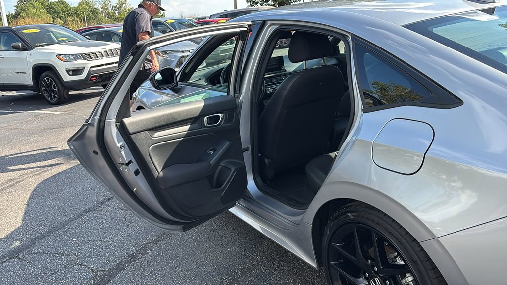 Used 2024 Honda Civic Sport image 28