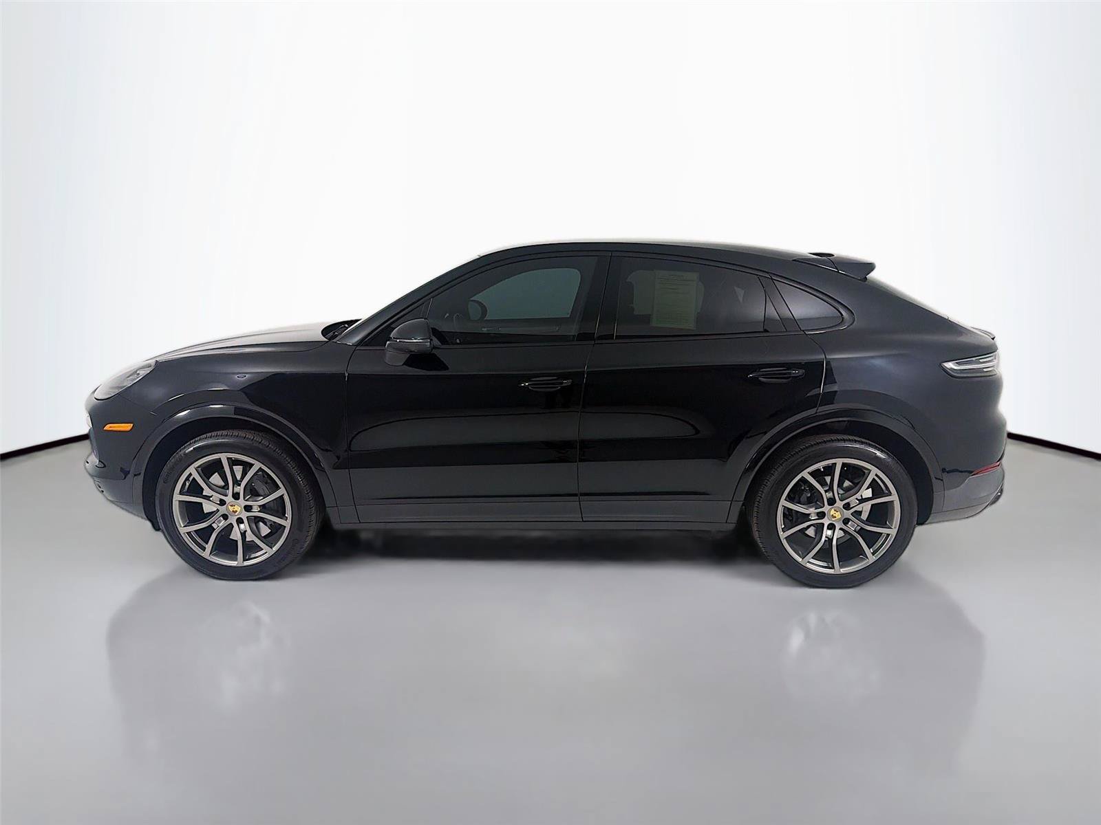Certified 2023 Porsche Cayenne S image 2