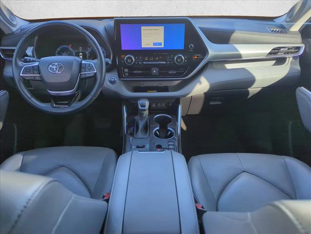 Used 2023 Toyota Highlander Platinum image 19