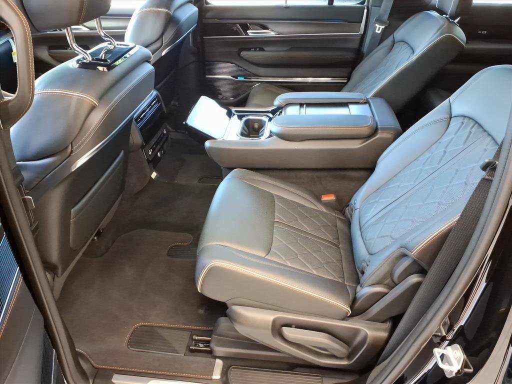 New 2026 Jeep Grand Wagoneer Summit AWD/4WD image 9