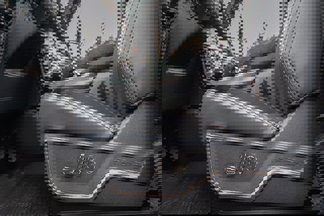 Used 2025 Ford F150 Raptor w/ Equipment Group 803A Raptor R image 43