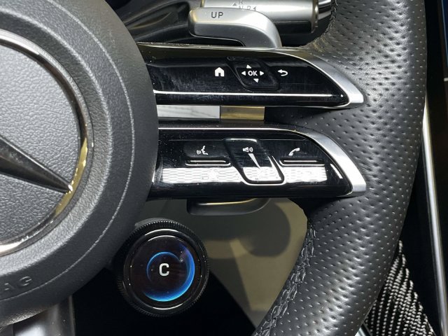 Used 2023 Mercedes-Benz SL 63 AMG 4MATIC image 38