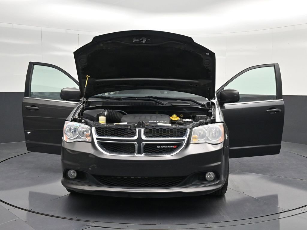 Used 2018 Dodge Grand Caravan SXT image 16