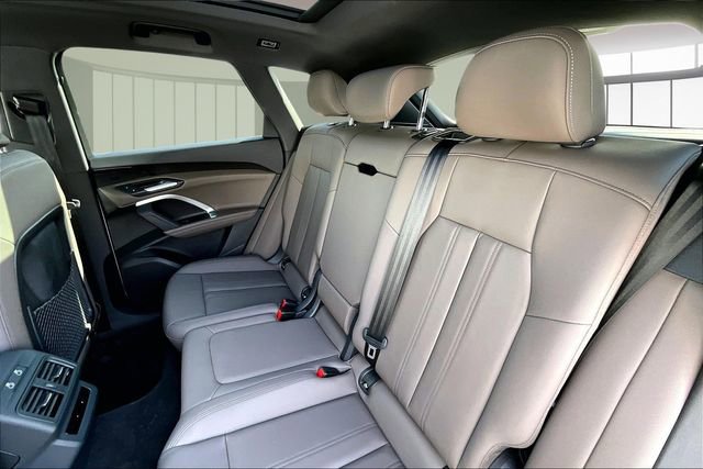 Used 2025 Audi Q5 Premium w/ Convenience Package AWD/4WD image 22