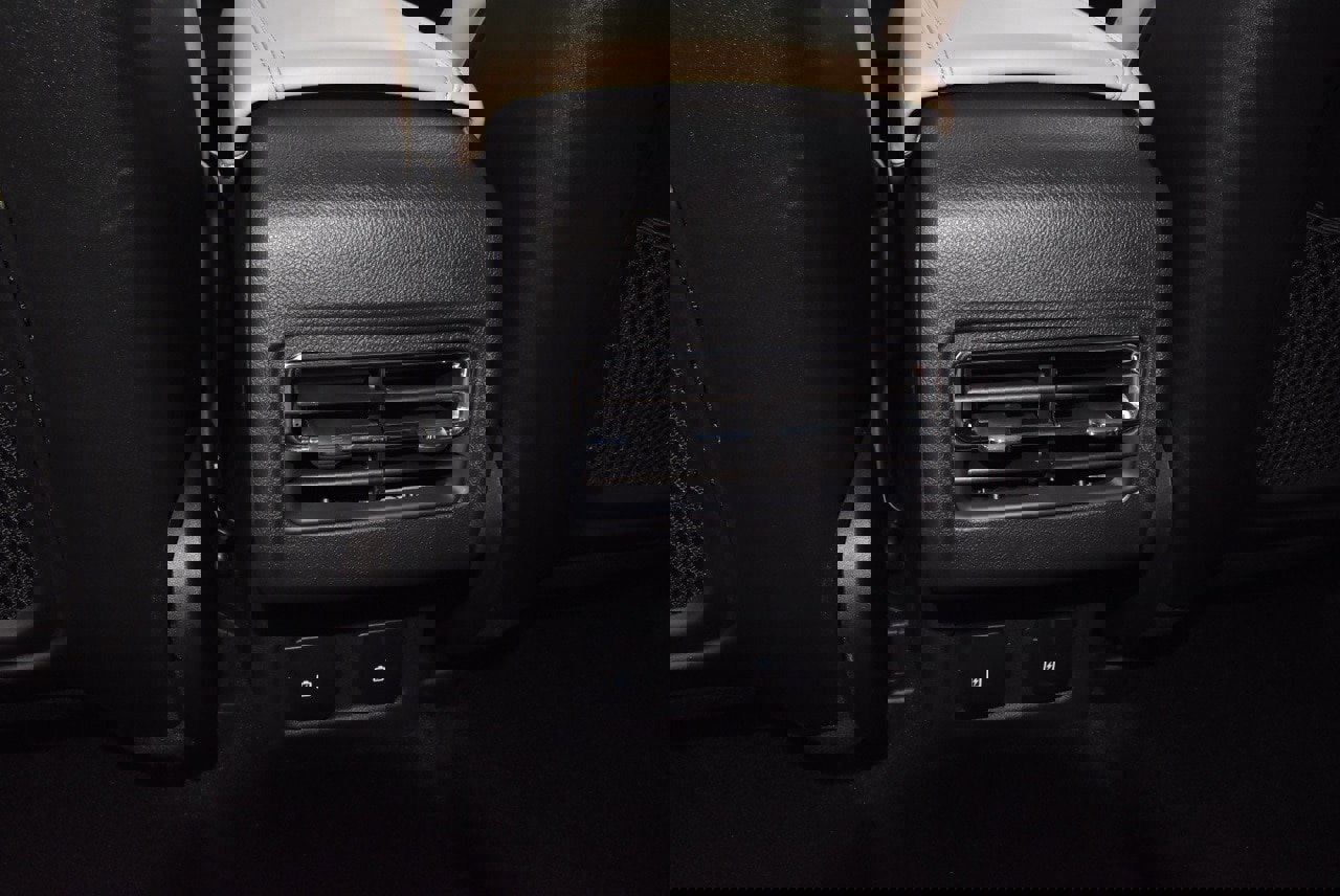 Certified 2025 Lincoln Corsair Reserve image 18