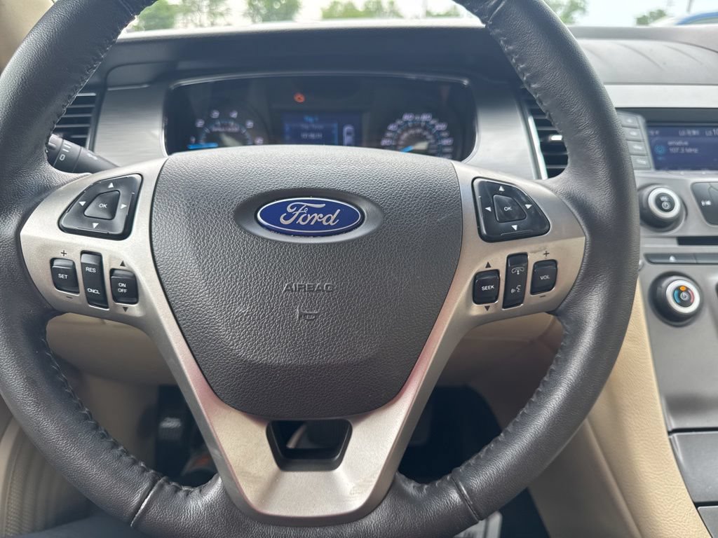 Used 2016 Ford Taurus SEL FWD image 15