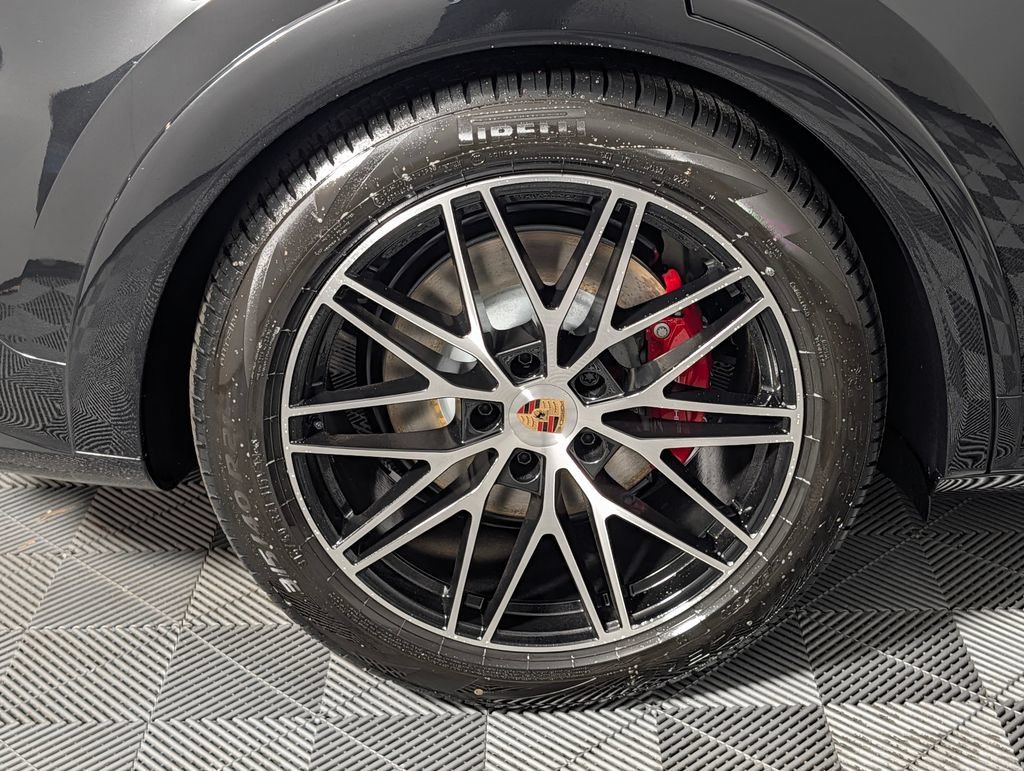 New 2026 Porsche Cayenne GTS AWD/4WD image 13