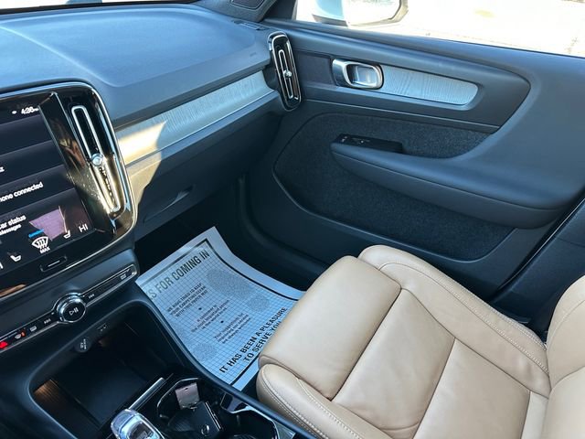 Used 2022 Volvo XC40 T5 Inscription w/ Climate Package image 29