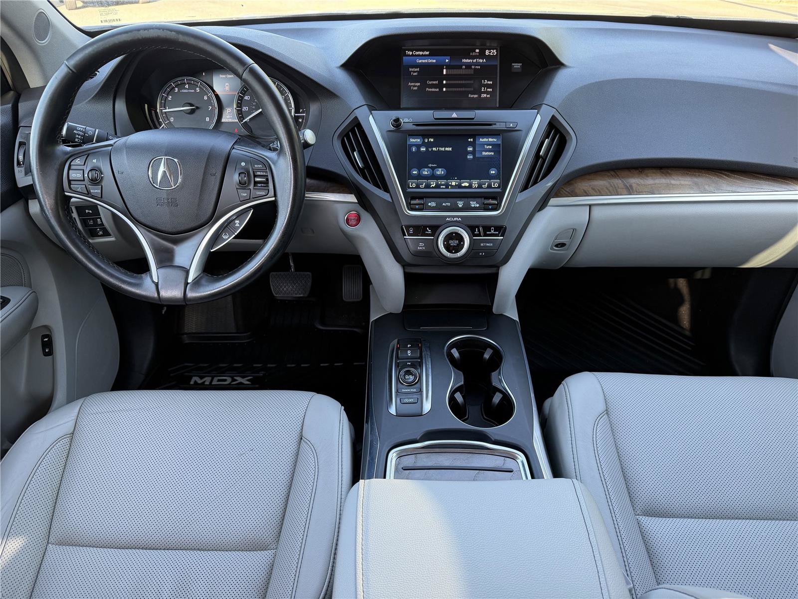 Used 2020 Acura MDX SH-AWD w/ Technology Package image 2