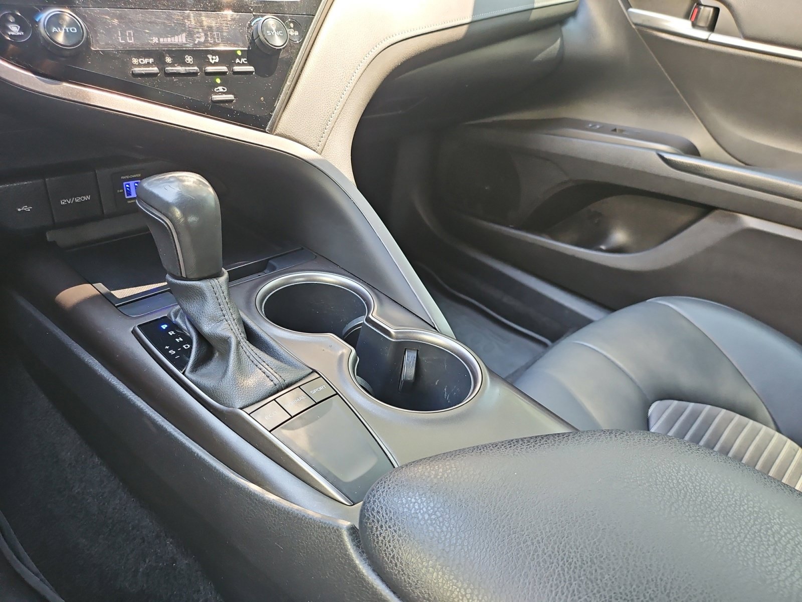 Used 2023 Toyota Camry SE FWD image 24