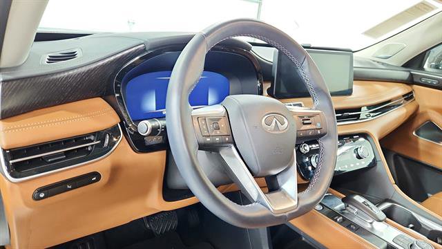 Used 2025 INFINITI QX60 Sensory w/ Vision Package image 10