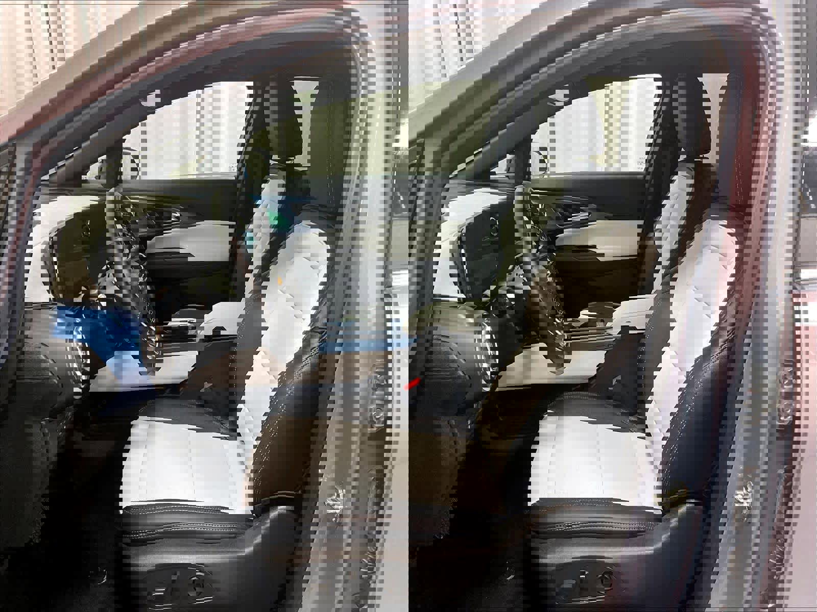 Used 2025 Chevrolet Equinox EV LT image 10