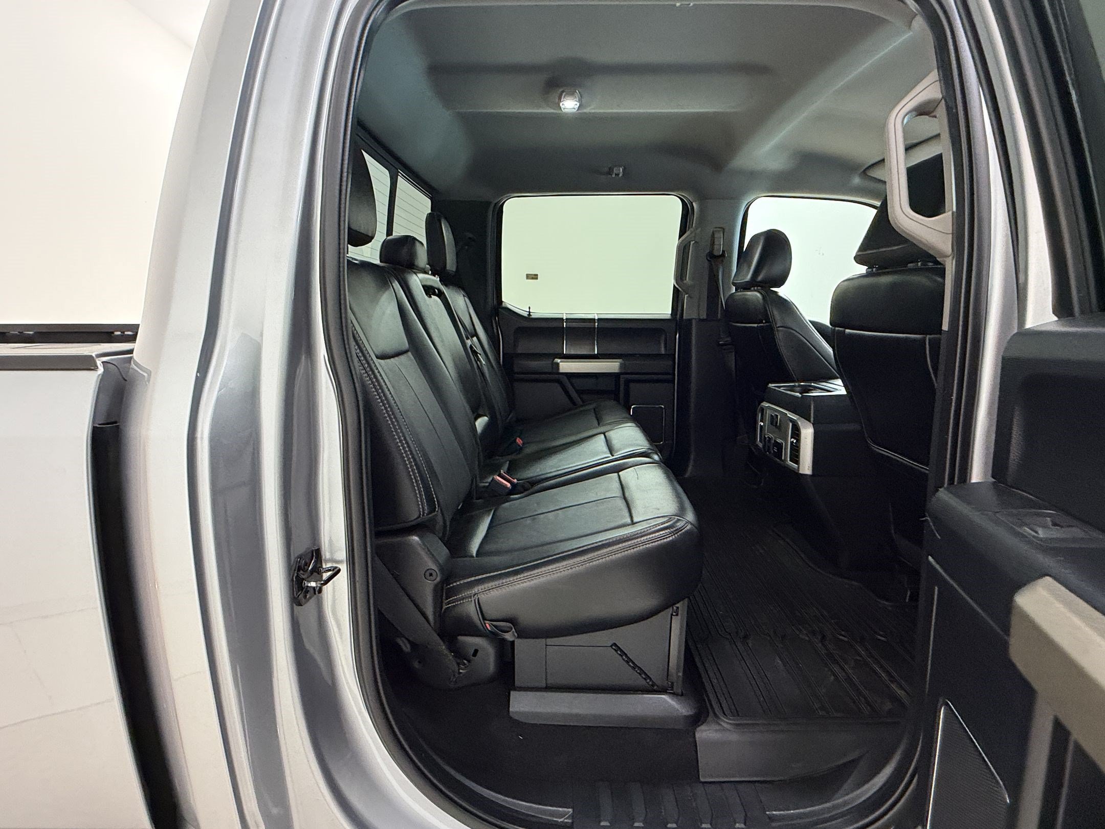 Used 2021 Ford F350 Lariat w/ Lariat Ultimate Package AWD/4WD image 32