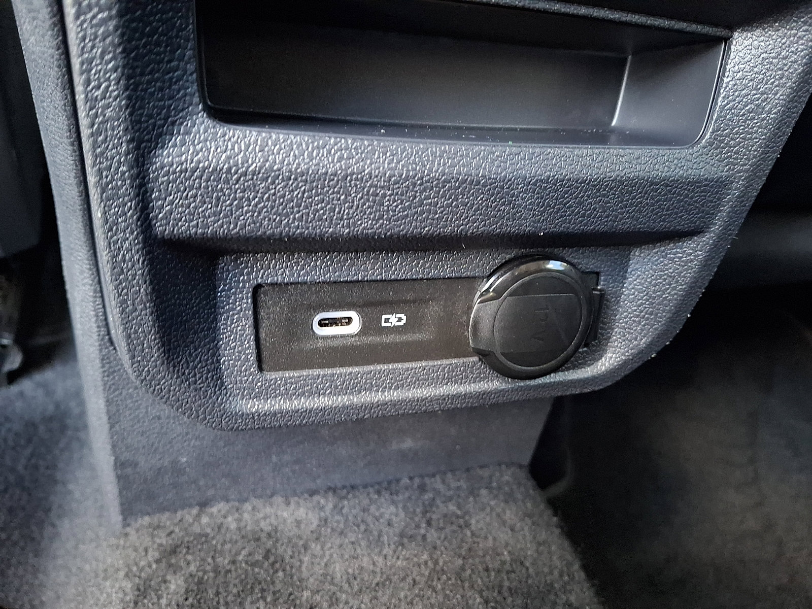 Used 2023 Volkswagen Tiguan SE AWD/4WD image 11