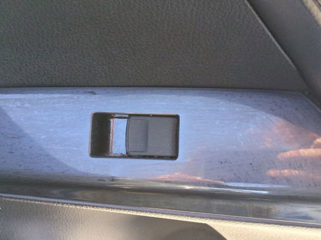 Used 2017 Toyota RAV4 SE image 33