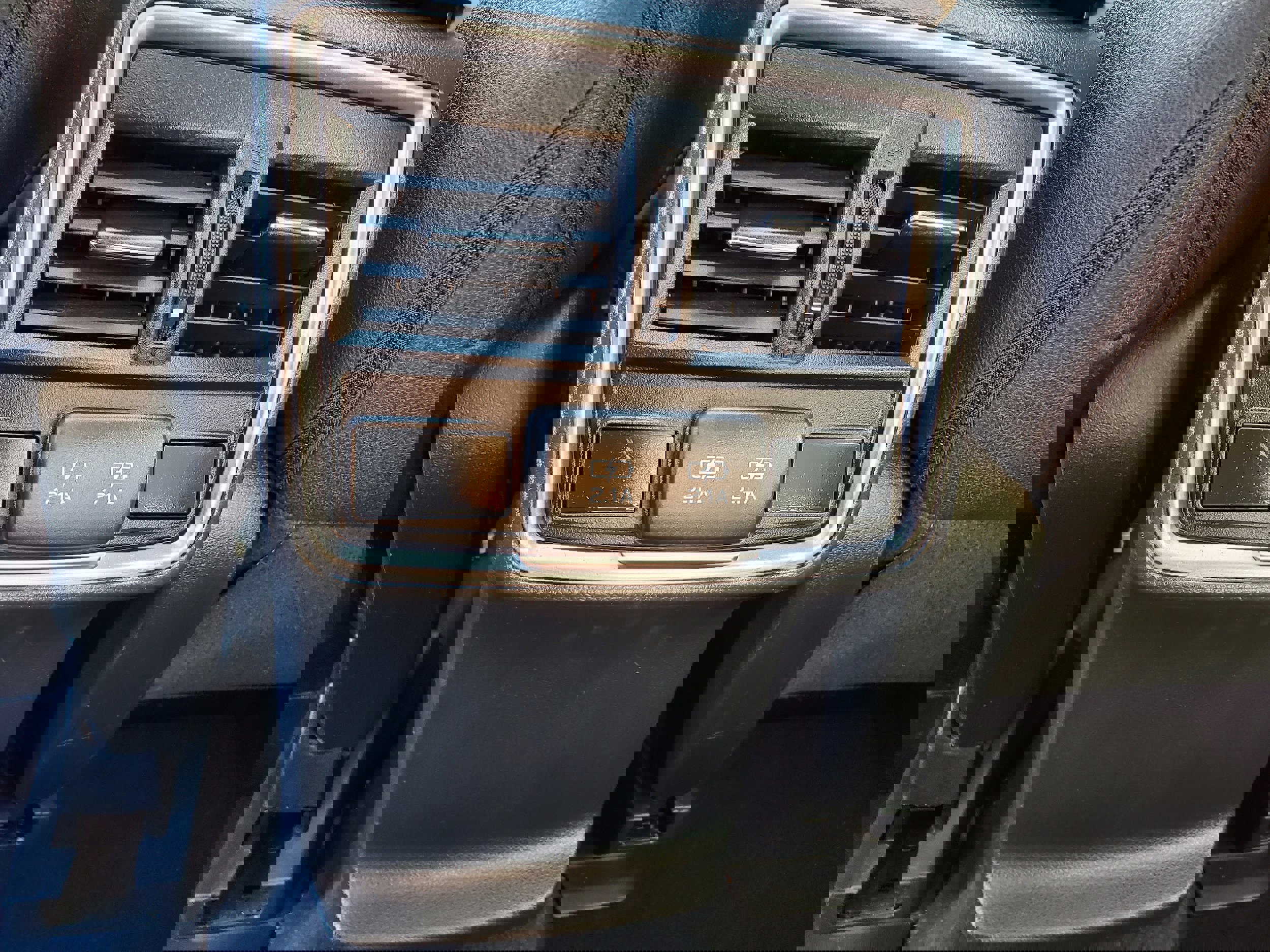 Used 2020 Subaru Forester Premium image 31