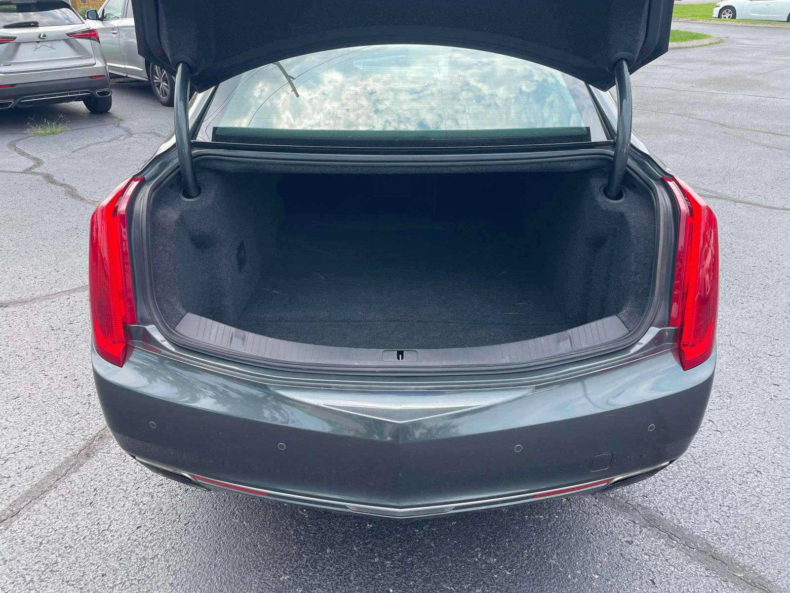 Used 2017 Cadillac XTS Luxury FWD image 6