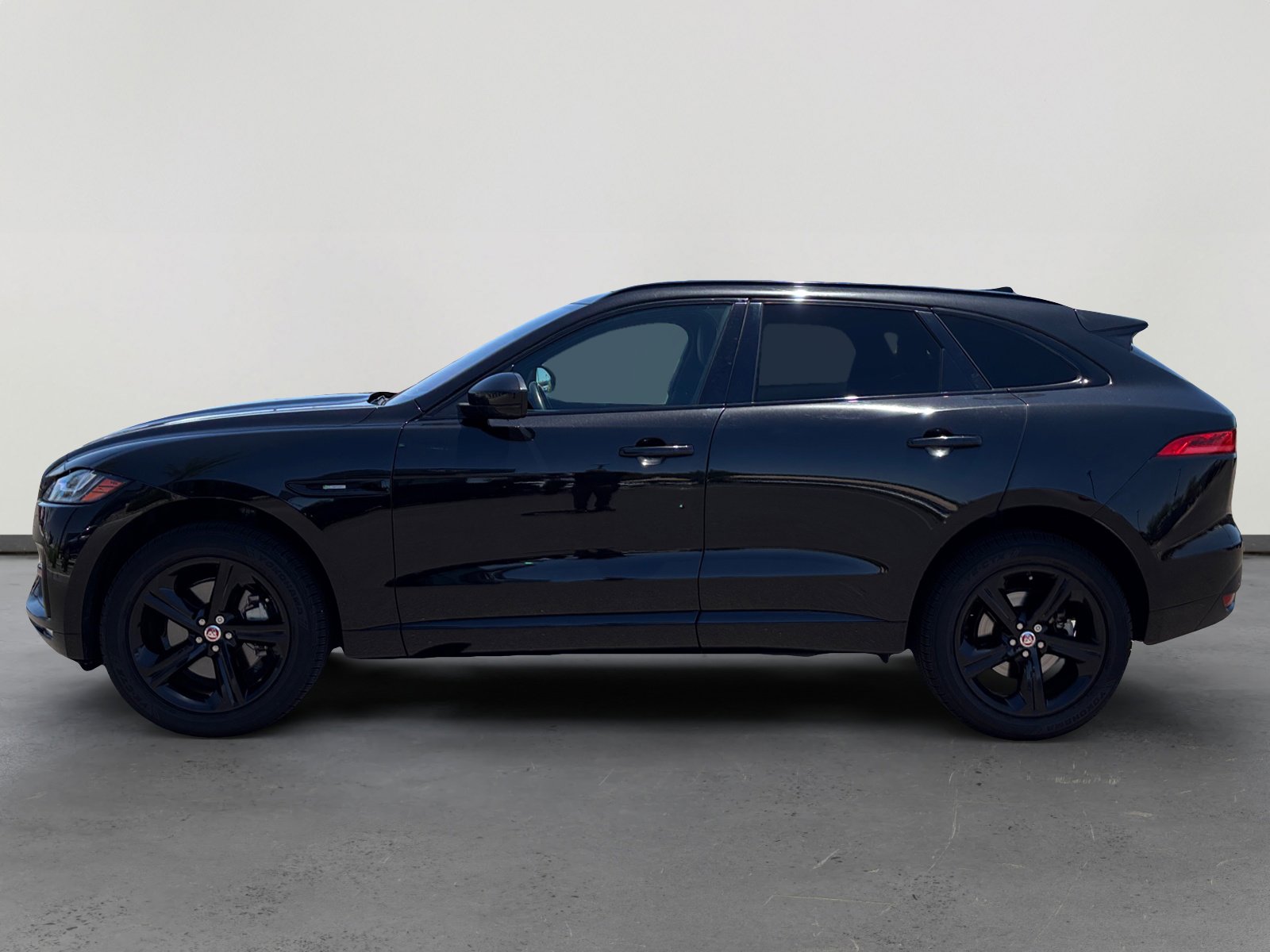 Used 2018 Jaguar F-PACE R-Sport AWD/4WD image 2