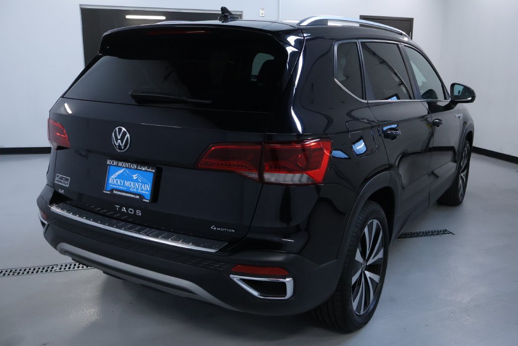Used 2023 Volkswagen Taos SE w/ Panoramic Sunroof Package AWD/4WD image 8