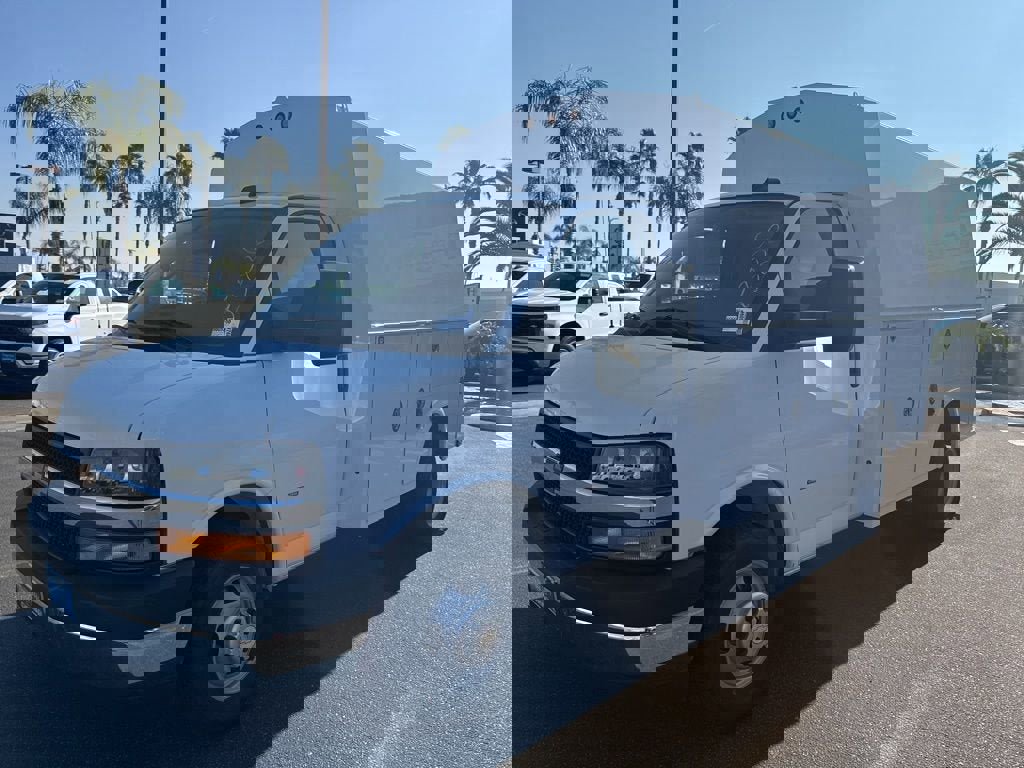 New 2025 Chevrolet Express 3500 w/ Power Convenience Package