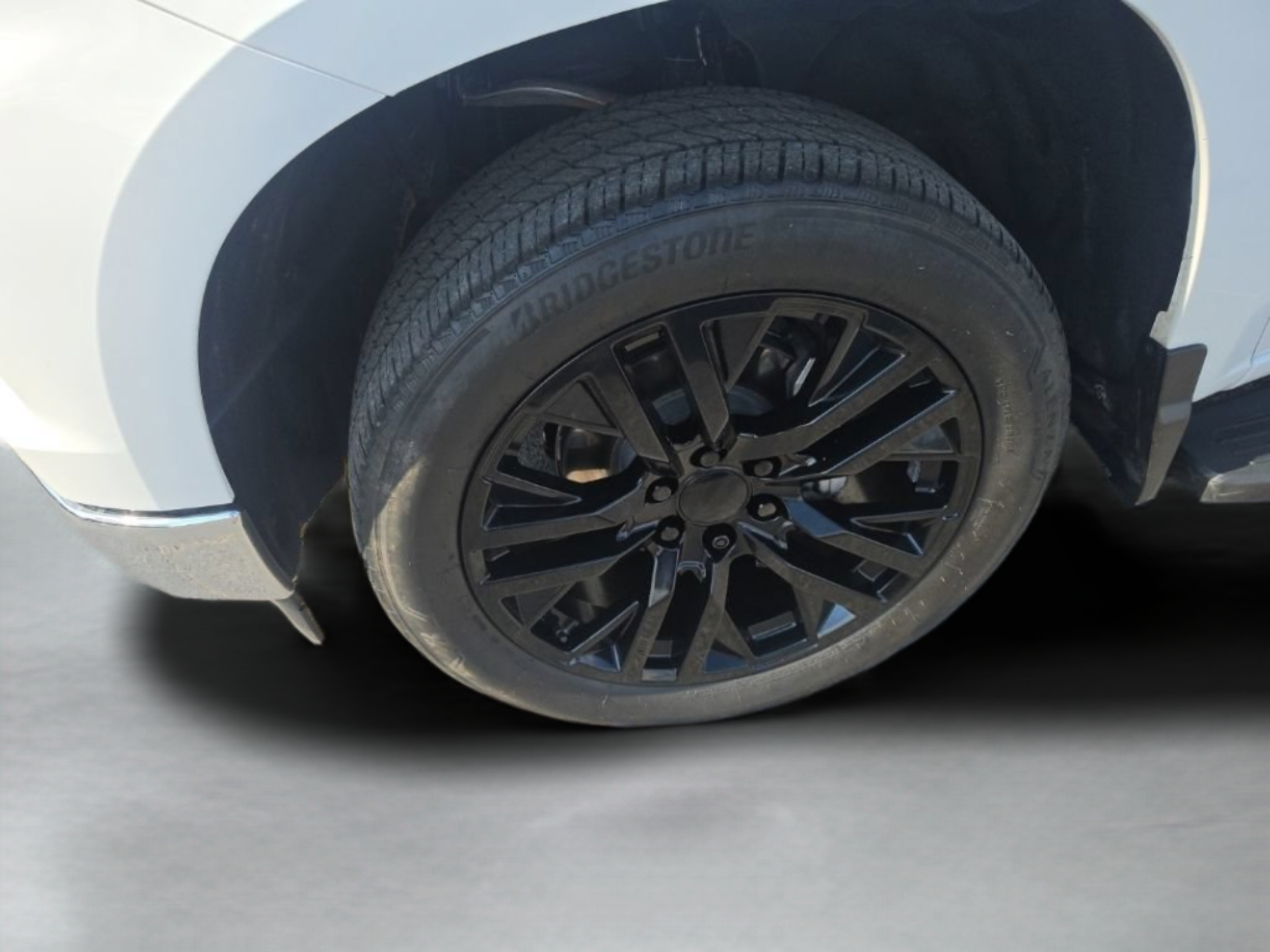 Used 2025 Chevrolet Silverado 1500 LT RWD image 32