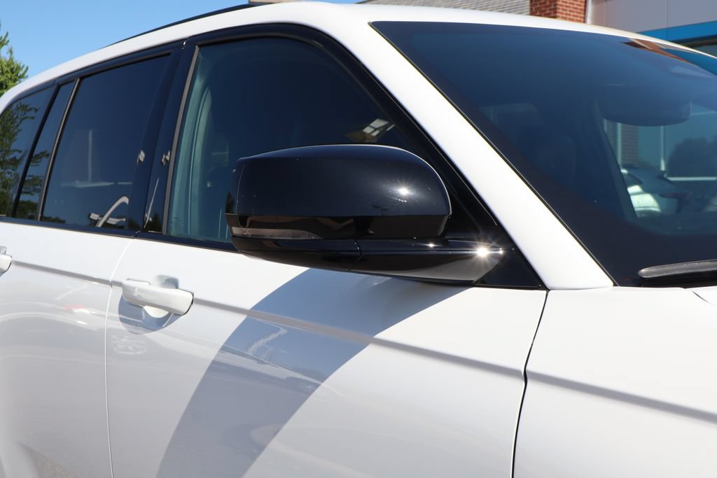 Used 2024 Jeep Grand Cherokee Altitude AWD/4WD image 2