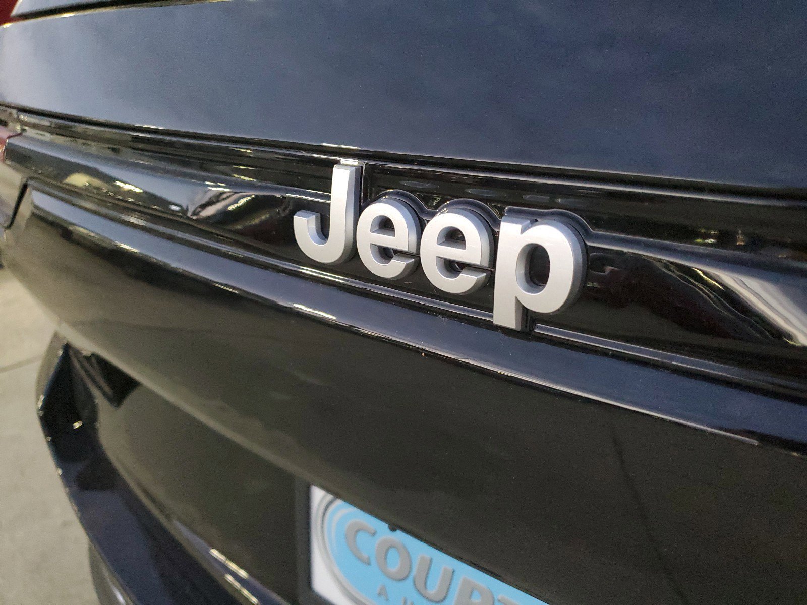 New 2025 Jeep Grand Cherokee Limited w/ Luxury Tech Group II image 8