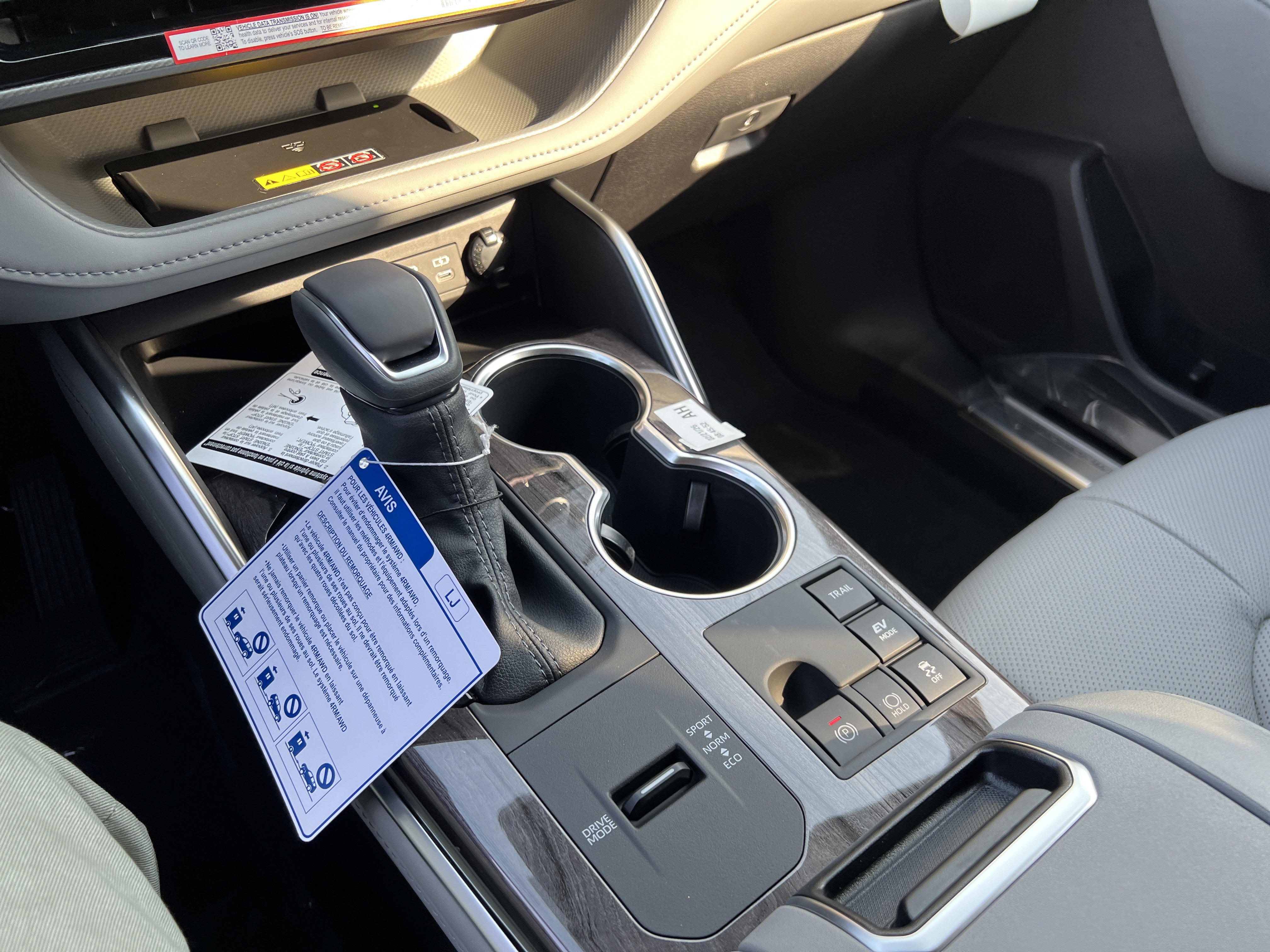 New 2026 Toyota Highlander Platinum image 24