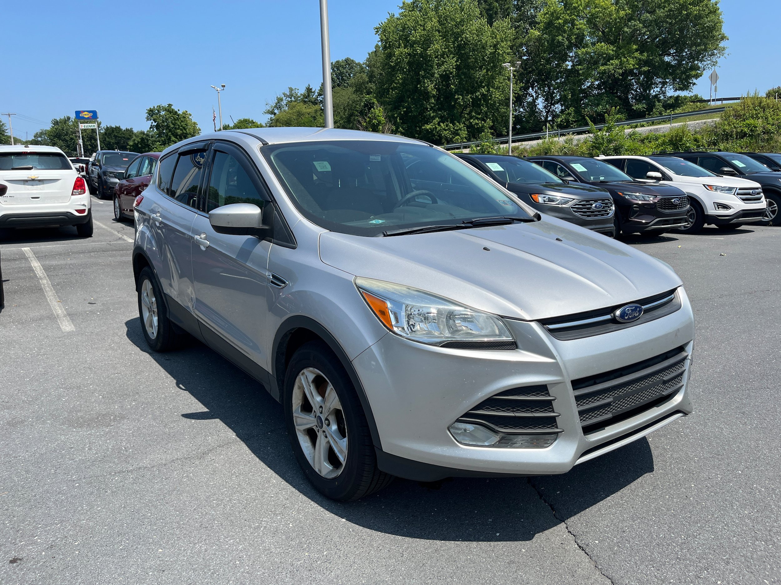 Used 2016 Ford Escape SE AWD/4WD image 4