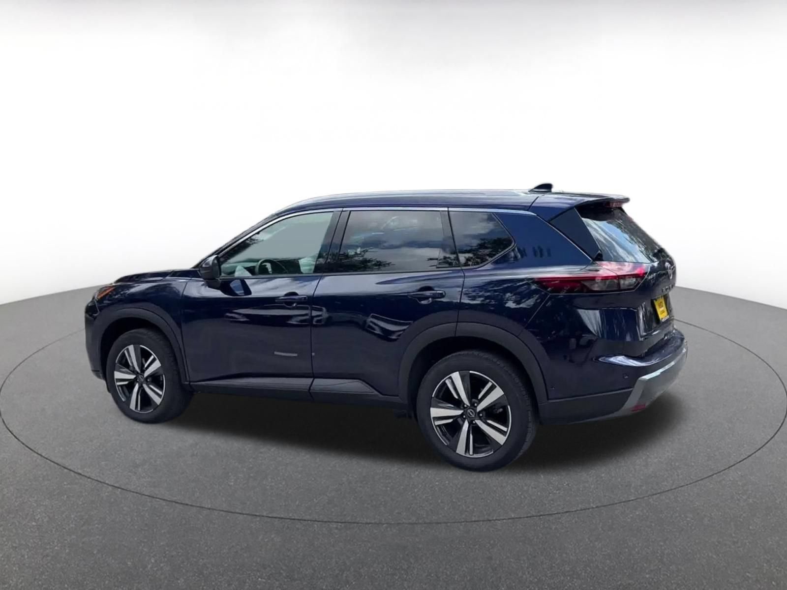 Used 2026 Nissan Rogue SL AWD/4WD image 9