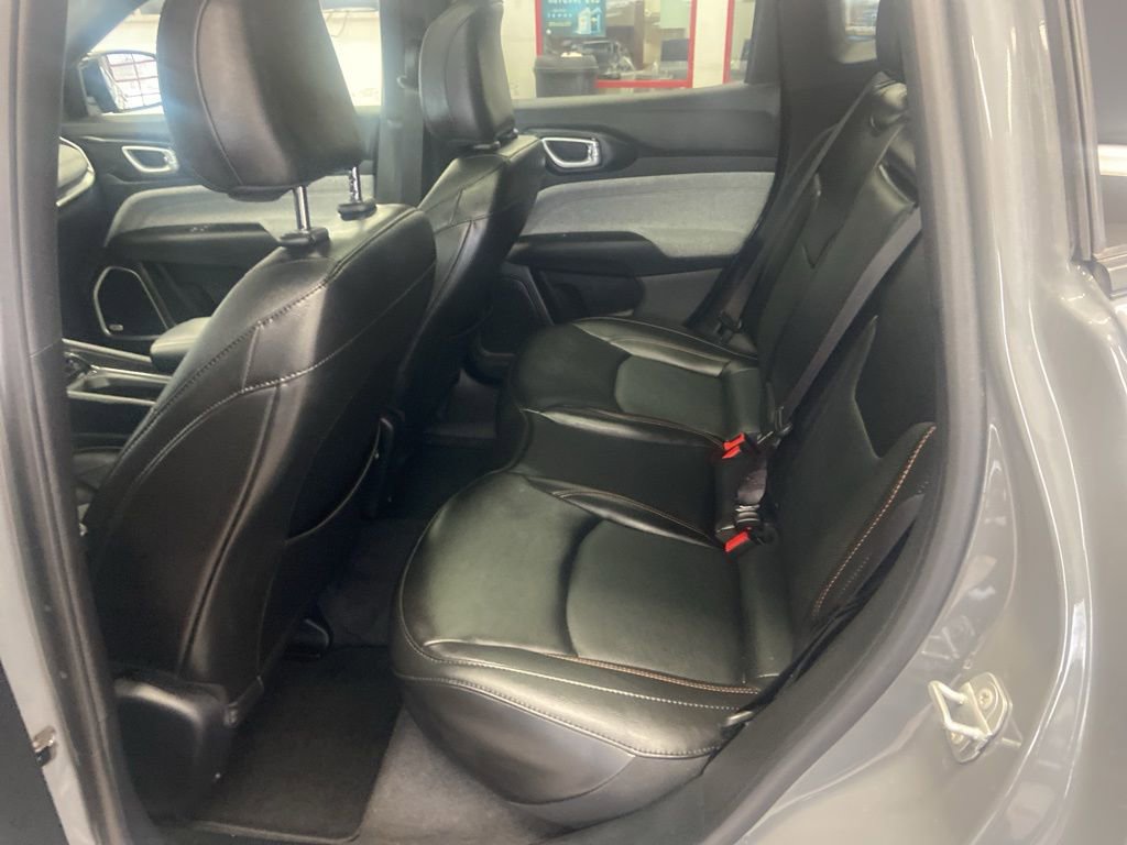 Used 2023 Jeep Compass Latitude w/ Sun and Sound Group image 9