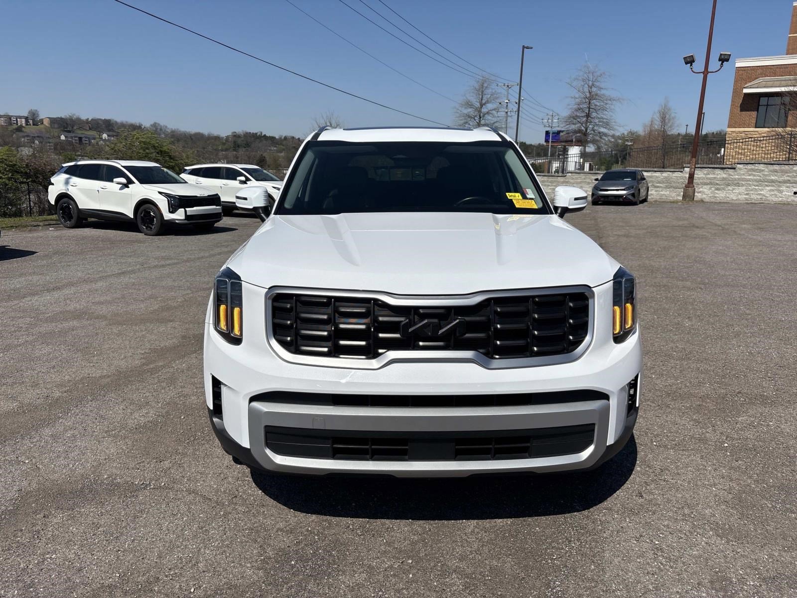 Used 2024 Kia Telluride S w/ S Sunroof Package image 2