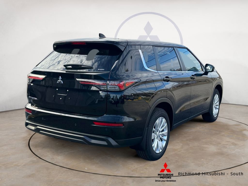 New 2026 Mitsubishi Outlander ES FWD image 3