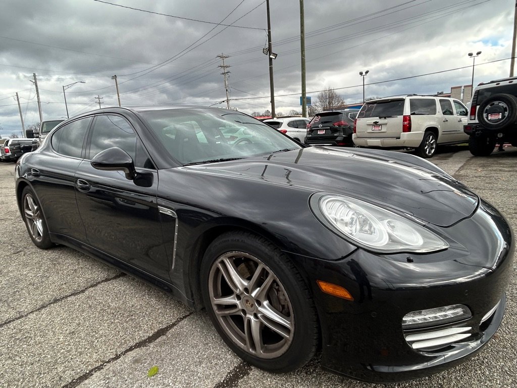 Used 2013 Porsche Panamera 4 image 2
