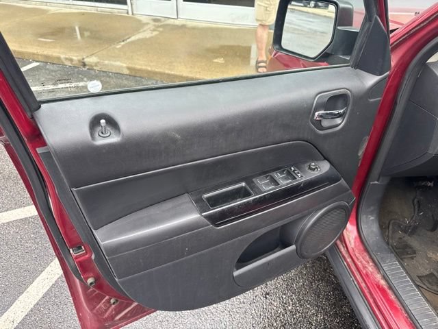 Used 2016 Jeep Patriot Latitude FWD image 17