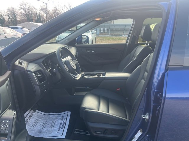 Used 2023 Nissan Rogue SL w/ SL Premium Package image 12