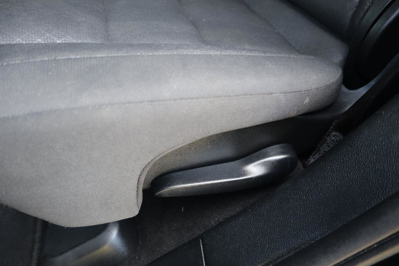 Used 2019 Jeep Grand Cherokee Laredo w/ 18" Wheel & 8.4" Radio Group image 58